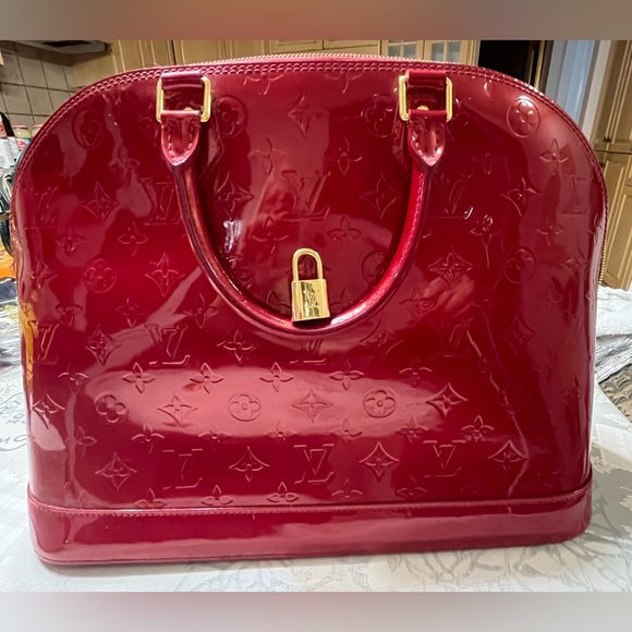 LOUIS VUITTON Pomme d'Amour Monogram Vernis Alma GM Bag - Picture 2 of 7